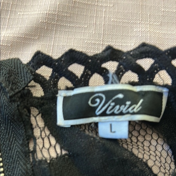 Vivid Elegant Black Lace Top - Picture 6 of 12